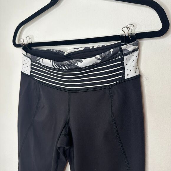 Lululemon Black Wide Leg Crop Legging Floral Stripe Black and White Waistband 6 - Picture 2 of 9